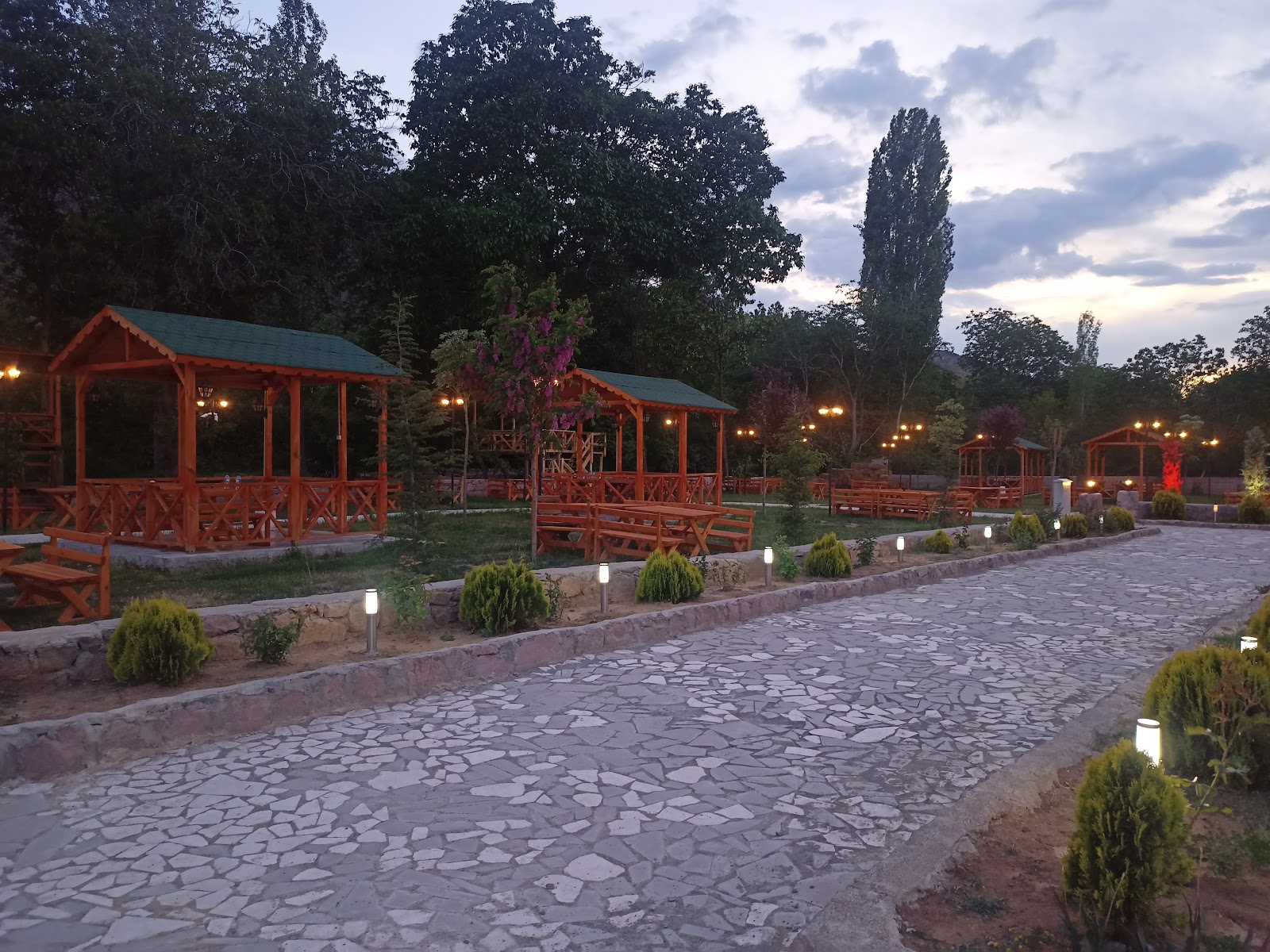 Cevizli Vadi Kır Düğün Salonu
